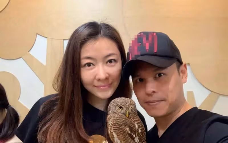 熊黛林3歲雙胞胎開學！穿校服裙子「顏值差距大」但呆萌可愛，被曝一年學費要12萬