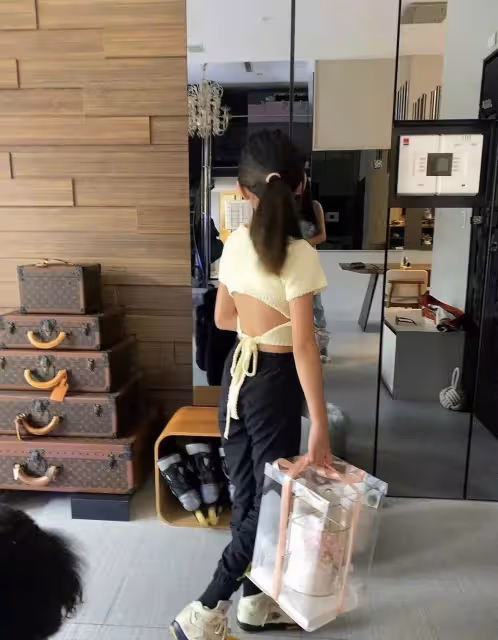 曹格一雙兒女大變樣！Joe帥氣迷人似換臉，當年的「包子臉醜萌姐姐」如今美到不敢認