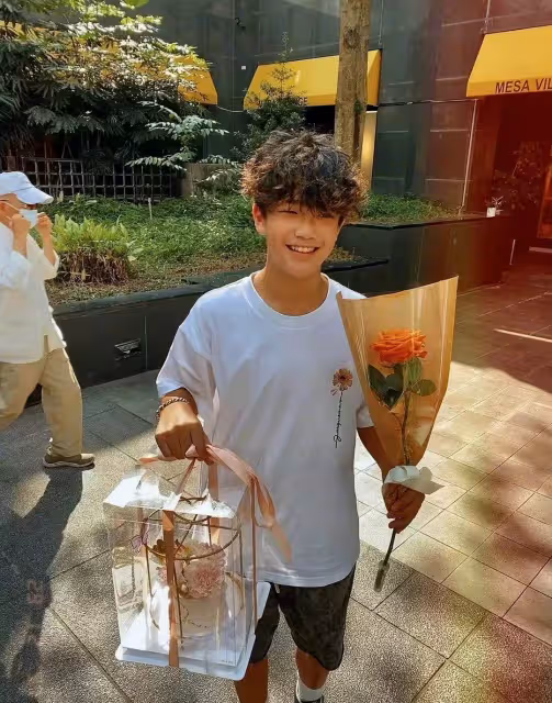 曹格一雙兒女大變樣!Joe帥氣迷人似換臉,當年的「包子臉醜萌姐姐」如今美到不敢認
