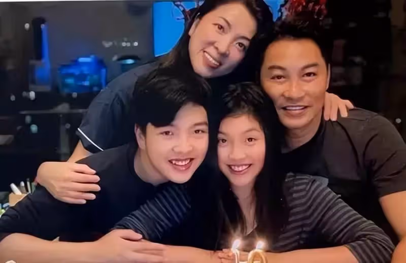 譚耀文與任達華飆戲!怒扇自己13個巴掌,攝影師被嚇到坐在地上