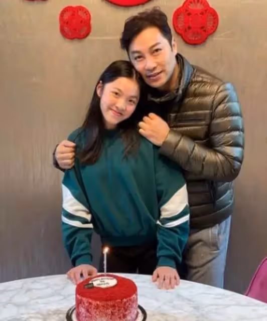 譚耀文與任達華飆戲!怒扇自己13個巴掌,攝影師被嚇到坐在地上