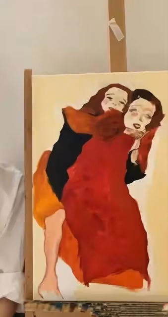 李嫣為王菲畫油畫，母女兩人緊緊相擁，甜蜜互動似傳達思念之情