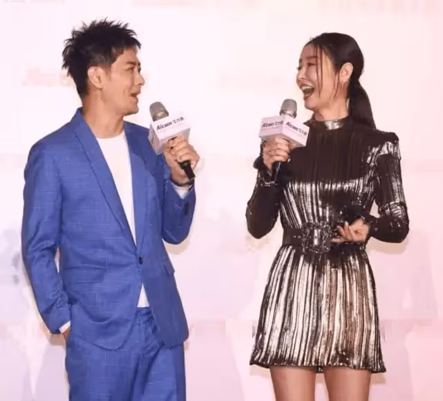 多年戀人成兄妹！林心如和林志穎「同台撈金」不尷尬　一個「親密動作」網全看呆：兩家都是朋友
