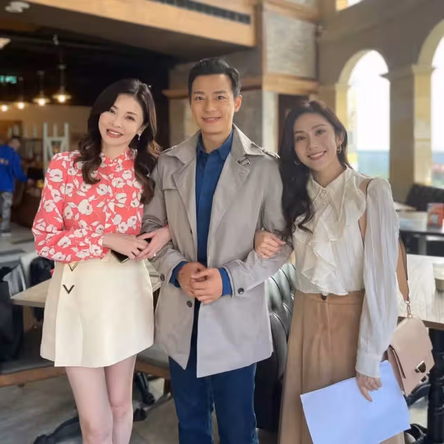 真心姊妹淘！何如芸當年「官司纏身被撻伐」：只有她為我發聲　被惹哭曝合照「人生有1知己就夠」