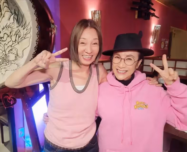 富豪許立信：娶「鬼後」王小鳳，砸重金為妻看病，千萬美金分員工