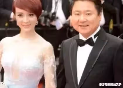 原本身家過億的他！為娶「孔雀公主」拋棄懷孕妻子 　放棄「億萬財產」也要娶她