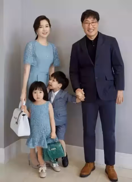 奪演藝圈「老少配冠軍」!李英愛「嫁大20歲老公」恩愛12年 70歲尪身價522億「對愛妻卻溫柔寵溺」❤