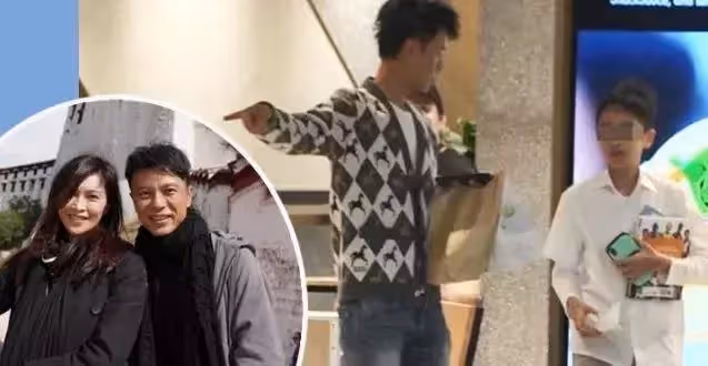 56歲李克勤曬全家合照，蒼老不像中年人，低調了30年，原來空姐老婆這麼漂亮，大兒子高高瘦瘦神似媽媽，行為表現好有家教！