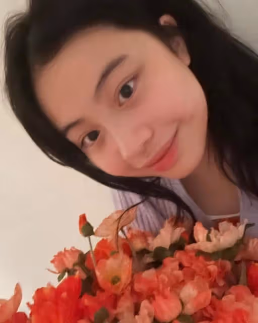 女大十八變!劉鑾雄甘比13歲女兒罕曬自拍,長相大氣超高顏值搶眼