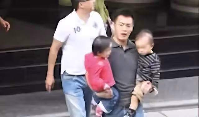 女大十八變!劉鑾雄甘比13歲女兒罕曬自拍,長相大氣超高顏值搶眼