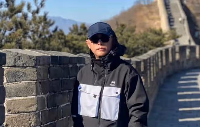 孟非被拉去街邊做核酸,當上小隊長四處拍照,發文炫耀難掩自豪