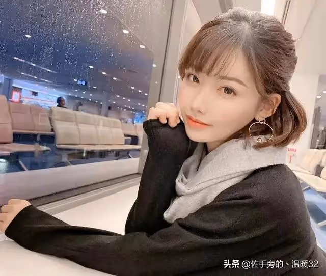性感百變的人造無冕之王—Eimi