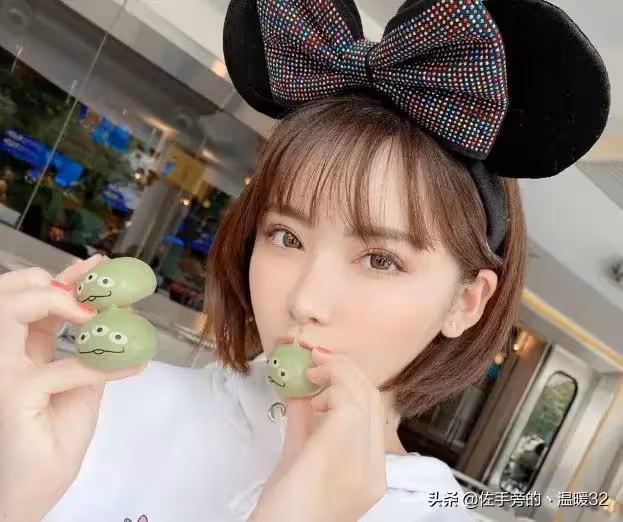 性感百變的人造無冕之王—Eimi
