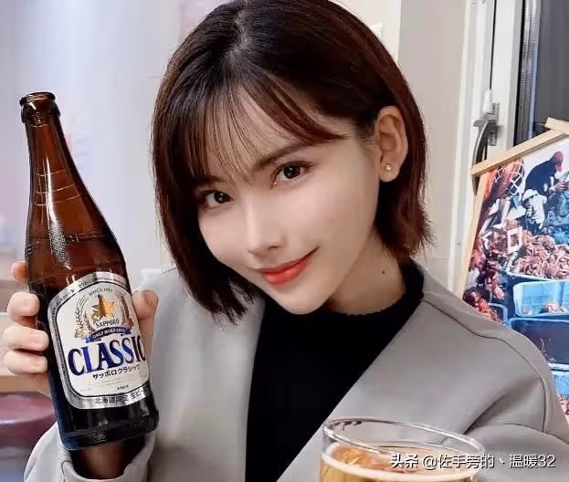 性感百變的人造無冕之王—Eimi