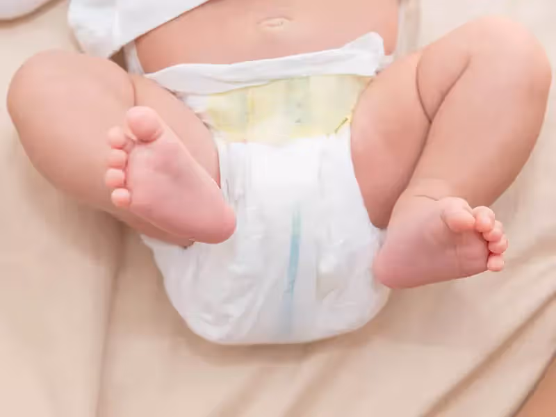 女兒給公婆帶！人妻回家心疼「寶寶下面紅一片」險送醫　淚揭內幕「只會玩小孩」全網聲援