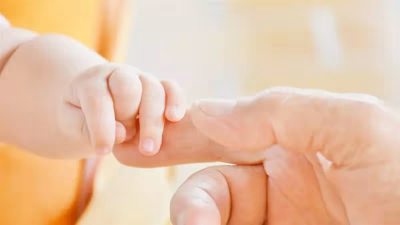 女兒給公婆帶！人妻回家心疼「寶寶下面紅一片」險送醫　淚揭內幕「只會玩小孩」全網聲援