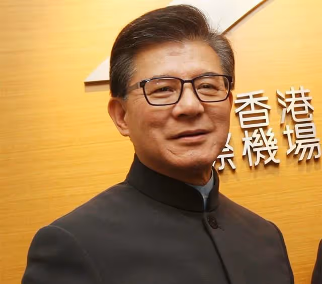 霍啟剛繼父羅康瑞:拋妻棄子60歲娶朱玲玲,親兒子拒絕繼承財產