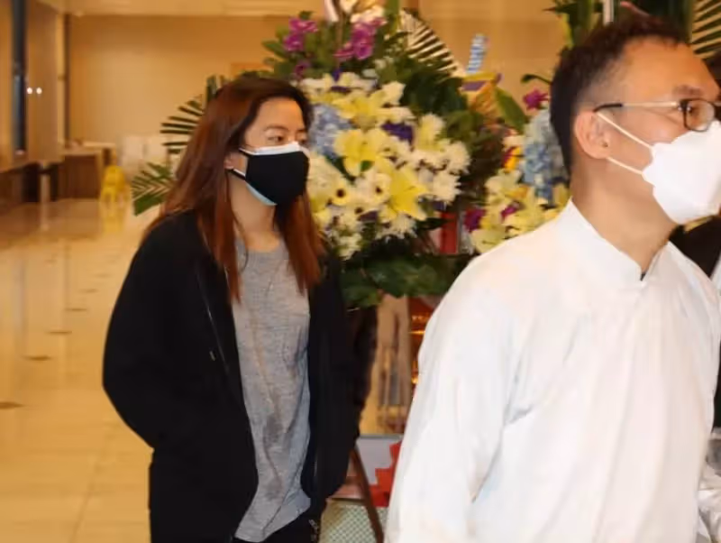 祝文君去世終年55歲，獲眾星送花圈到靈堂悼念，去世前每天吐大半杯血