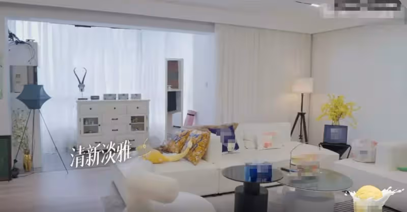 張柏芝上海豪宅首曝光，廚房雜亂好真實，用公主床單少女心滿滿，滿屋都是公主風，直言：我不差錢！