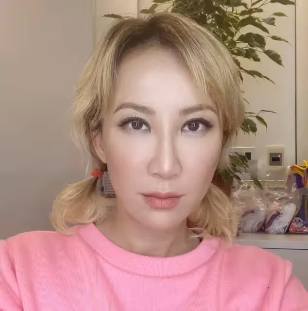 是不是整過頭？李玟「曬47歲躺床素顏照」無懼酸民　高EQ認「我從不是美女」下句話全網讚翻❤️