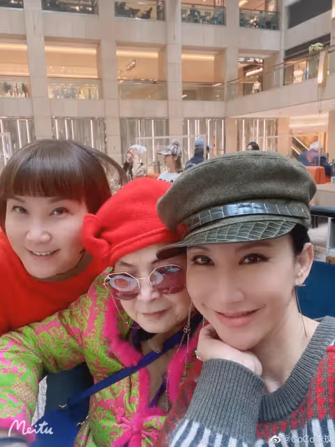 是不是整過頭？李玟「曬47歲躺床素顏照」無懼酸民　高EQ認「我從不是美女」下句話全網讚翻❤️