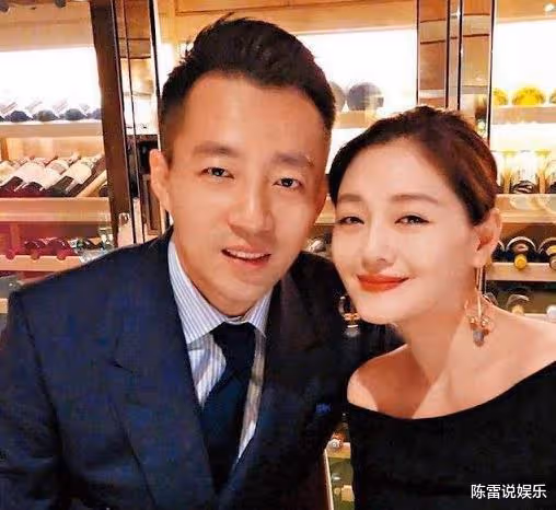 大S得有多麼崩潰，才選擇讓十年的愛情走到盡頭！