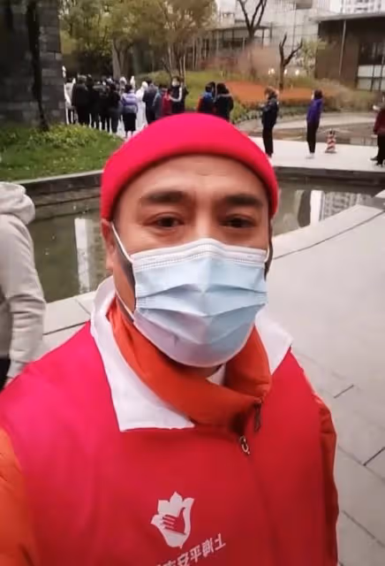 演員黑子小區內當志願者,意外暴露豪宅位置,一平米價格高達12萬