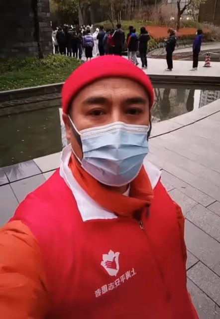 演員黑子小區內當志願者,意外暴露豪宅位置,一平米價格高達12萬