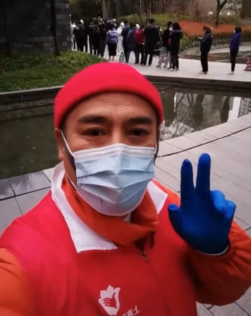 演員黑子小區內當志願者,意外暴露豪宅位置,一平米價格高達12萬