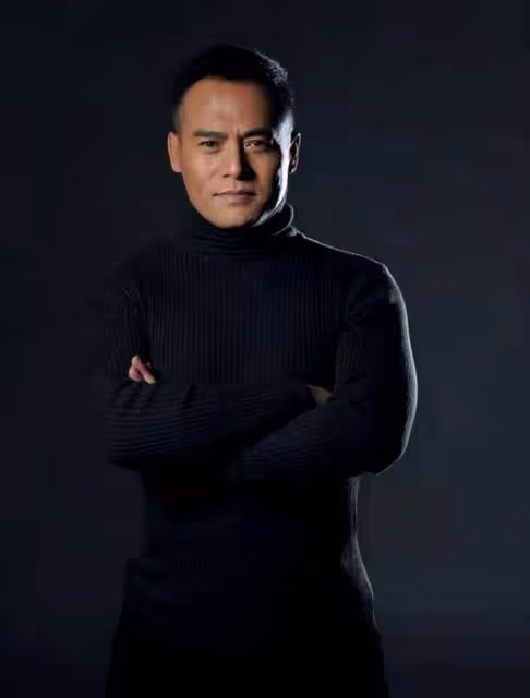 演員黑子小區內當志願者，意外暴露豪宅位置，一平米價格高達12萬