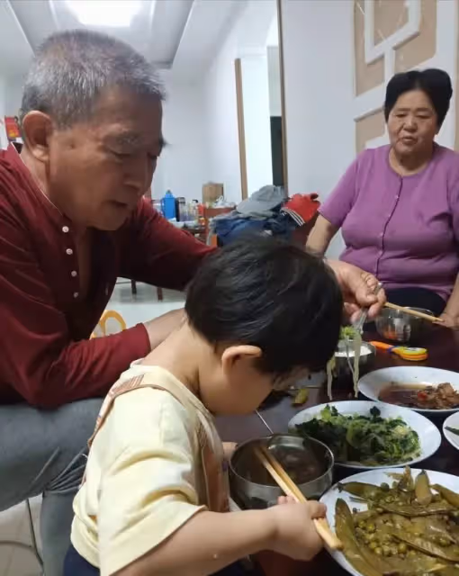 67歲超高齡產婦不顧兒女反對生下女兒，當初的預測，如今都應驗了