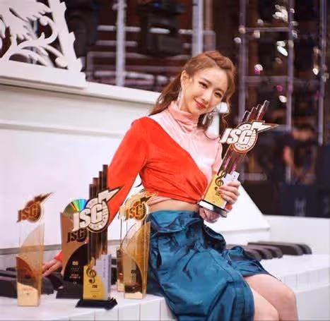 地位不保？TVB主題曲一姐菊梓喬被指遭冷待，懶理傳聞：沒感覺