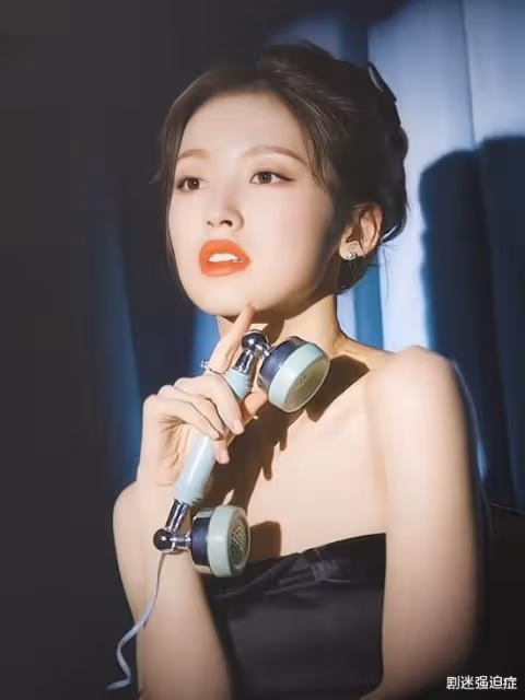 OH MY GIRL,變身經典電影中的古典美女,音源Queen歸來了!