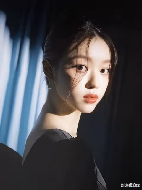 OH MY GIRL,變身經典電影中的古典美女,音源Queen歸來了!