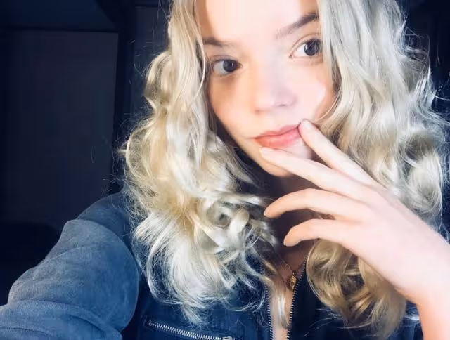 AnyaTaylor給女生的一封信:一定要把閱讀這件事看得比男人還重要