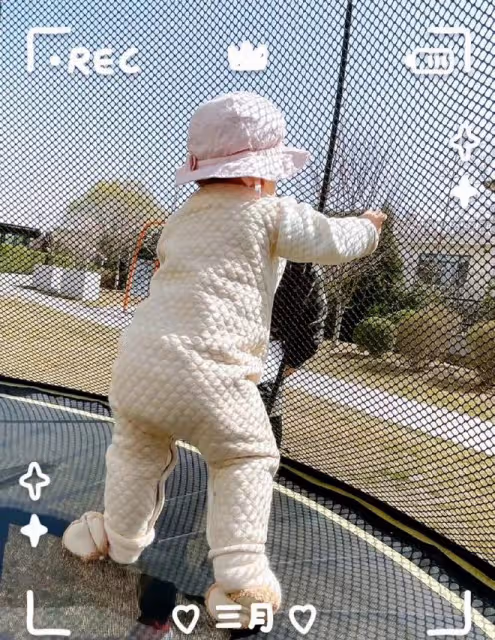 女排名將惠若琪攜全家現身!素顏膚白似少女,博士老公帶娃顯溫柔