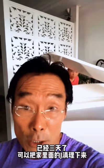 57歲鄭浩南將回國定居！曬幾十瓶珍藏洋酒，馬來西亞豪宅意外曝光