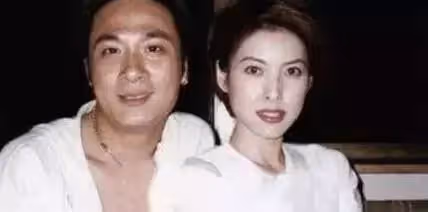 她是最美「紫衫龍王」!與吳鎮宇相戀8年,今52歲容顏不輸周慧敏!