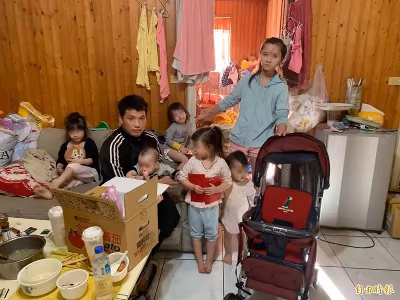 5寶爸不夠看!台東媽媽「32年生24胎」靠撿回收養全家 孩子長大「想接回照顧被拒絕」:不求你們回報