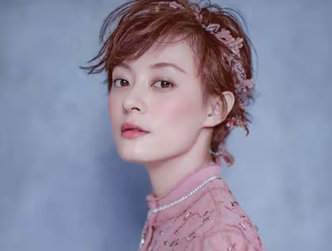 與郝蕾同居3年，被車曉母親相中，鄧超最後為何娶要孫儷？