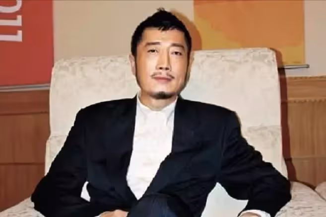 為紅顏輸到精光！他鬱悶回家後「僅3分鐘寫下一首歌」　火遍大街小巷「銷量紀錄」至今無人打破