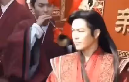 小哇也有中年危機!「47歲鍾漢良」近照發腮嚴重,臉僵似老奶奶,網友大呼:撞臉林瑞陽了