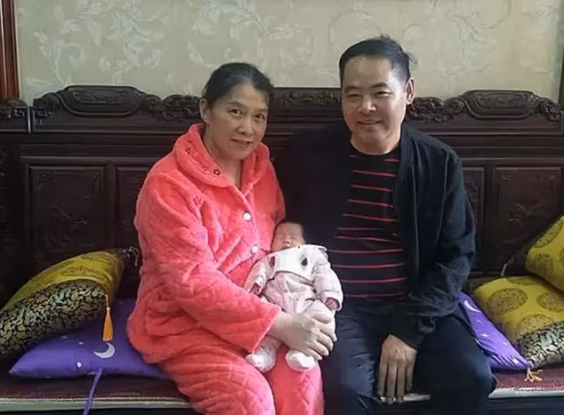 意外痛失25歲獨子!53歲母親冒險「試管3次生女」 5年後清明見兒「一封信」逼哭全網