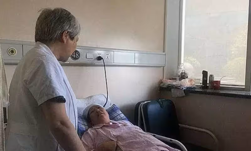 意外痛失25歲獨子！53歲母親冒險「試管3次生女」　5年後清明見兒「一封信」逼哭全網