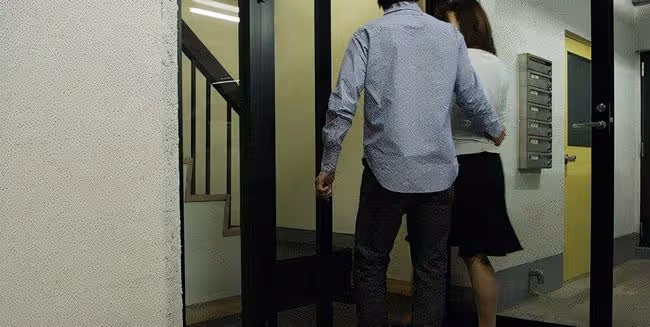 我為我哥坐牢三年，他卻在外面霸占了我最愛的女人