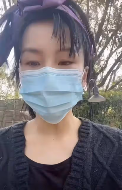 眾星因疫情被封控!黃齡上海豪華小院種花,王一楠隔離酒店吃泡麵