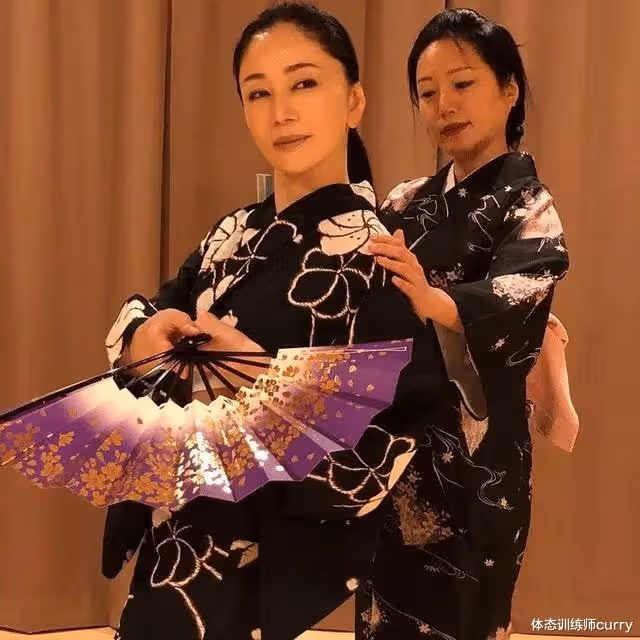 日本選美大賽52歲阿姨奪冠,身材火辣性感,想要凍齡自律不能少