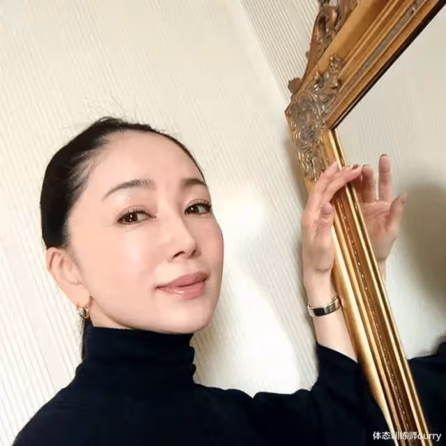 日本選美大賽52歲阿姨奪冠,身材火辣性感,想要凍齡自律不能少