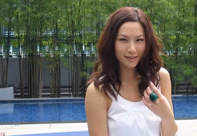 知名港星退圈後近照曝光!做珠寶設計師風韻猶存,移民計劃被擱置