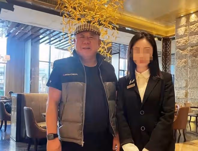 65歲程煜近況惹擔憂,現身小飯館就餐無人識,說話慢吞吞宣傳白酒